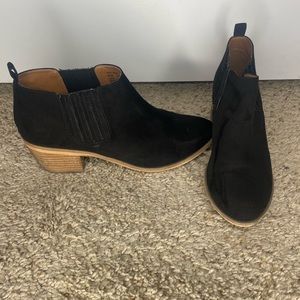 Black booties 🖤